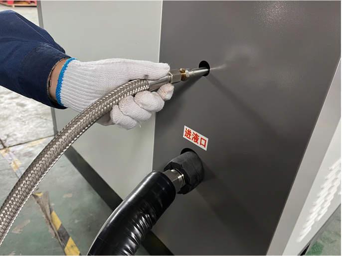 Connect liquid CO₂ supply pipe to filling machine inlet